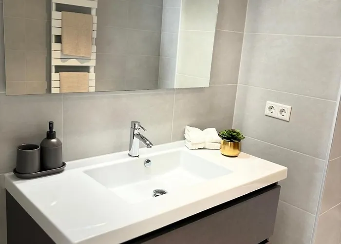 Apartment In Center -parking *